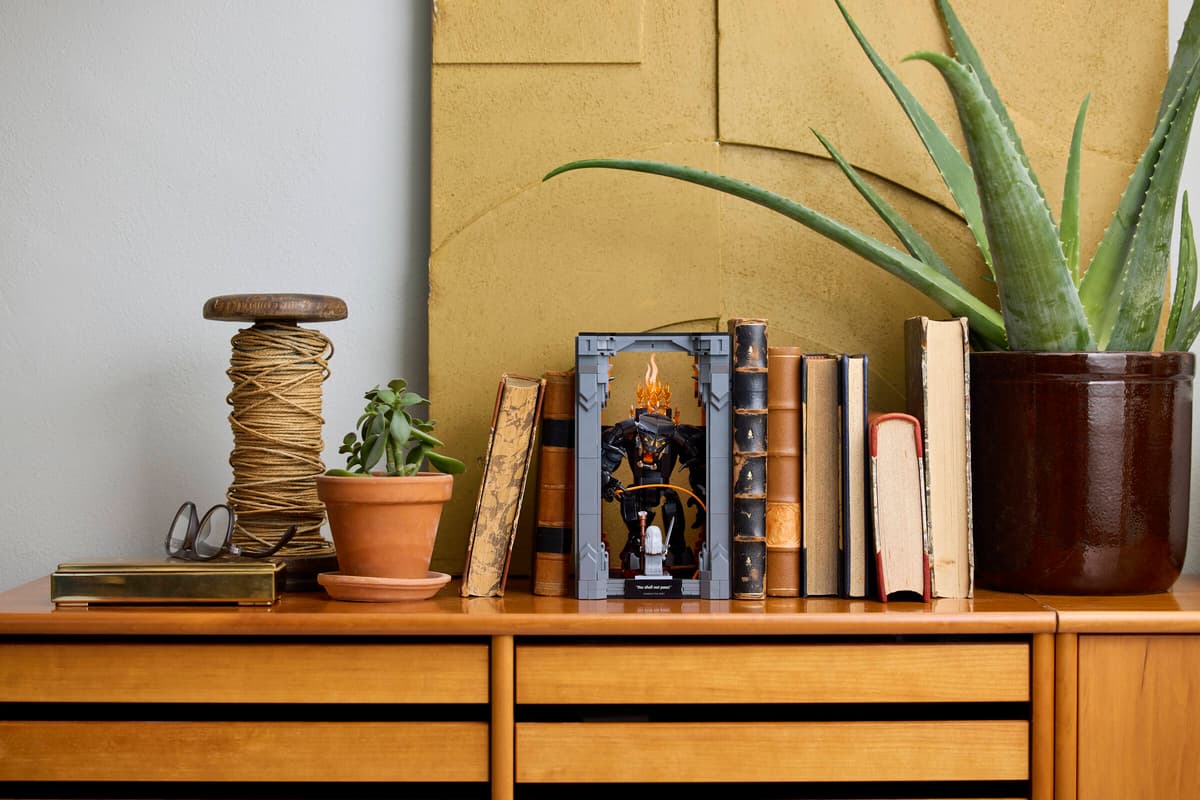 The Lord of the Rings: Balrog™ Book Nook - Image 4