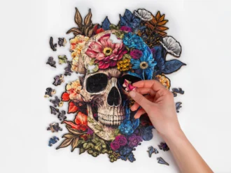 Alternative view of Wooden jigsaw puzzle skull