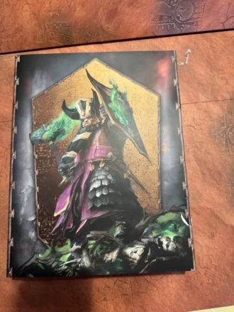 WARHAMMER Age of Sigmar Helsmiths of Hashut Limited Edition Battletome And Cards